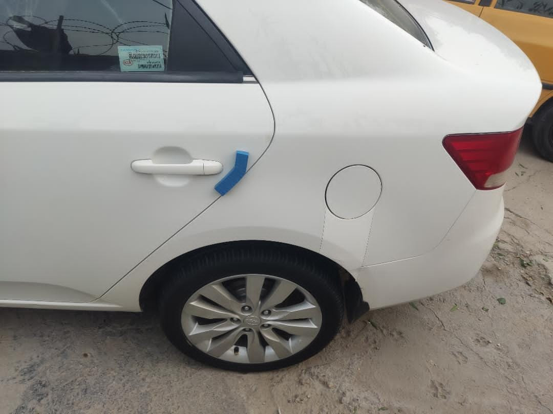 سلام عليكم تم عيد النشهر بسبب الوعد الكذاب اخوان عدي سيراتو 2012سيارة خليجي حادثهه موضح بل سونر بل بنيد فقط ***********
