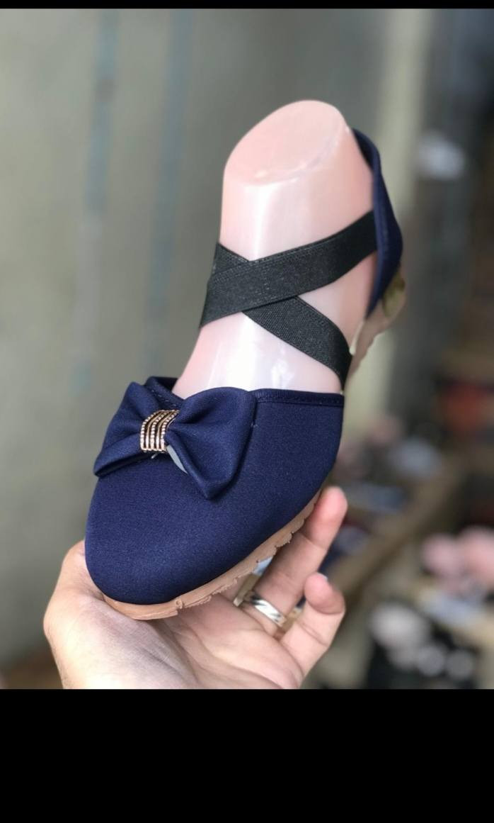 أحذيه نسائيه سعر القطعه ٥ ومتوفر توصيل بلدروز وكافة المحافظات للحجز والاستفسار مراسلة الصفحه او الاتصال على الرقم ***********
