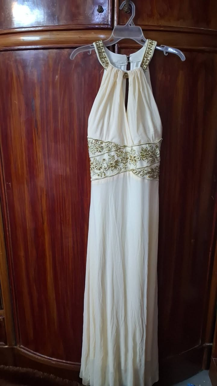 للبيع يلبسن وزن 56 الكريمي ب 30
الاسود 35
القصير ب 20


**إذا كنت صاحب هذا الإعلان وتريد حذفه لأي سبب، رجاءا أرسل رسالة إلى الدعم الفني**