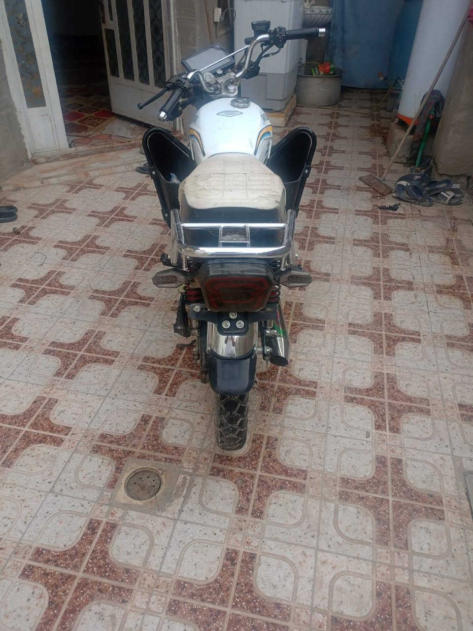 السلام عليكم دراجة ايراني موديل 25البيع السعر 900وببه مجال دراجة مكفوله الرقم ***********
