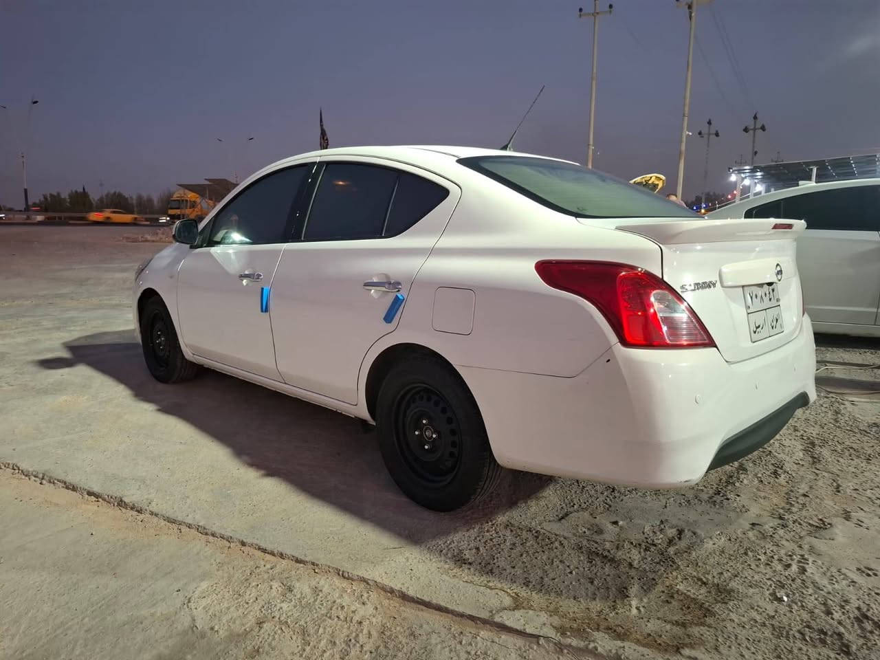 سني 2022 
السياره جاهزه 
ماشه67
تخم تاير تبريد مكينه كير حداده نص عمر 
رقم اربيل سنويه ما منتهيه 
سونارها موجود بلنشر 
مكاني البصره 
السعر 99 وبيها مجال
***********
