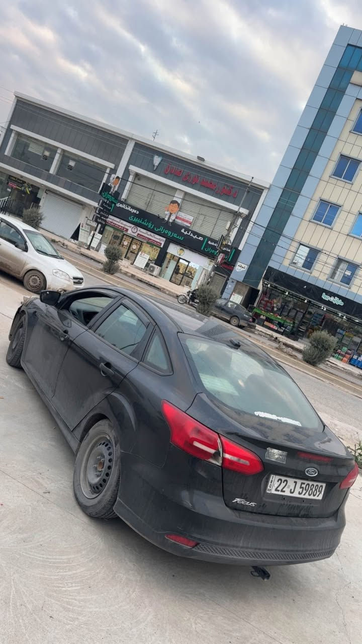 فۆرد فۆکس ٢٠١٧ مواسەفات ئێس ڕەنگی ڕەش سەنەوی تا ٢٠٣٠ نوێیە دو پارچەی سبوغە بستەک سەقفی تحدیلە ئێرباگی سوکان و شان تەقیوە گێڕ و مەکینە بە شەرت سەیارەکی بێ مەسرەف سعری ٧١ وەرەقە و مەجال 
وەتس ئەپ ڤایبەر 
*********** أربيل, العراق
