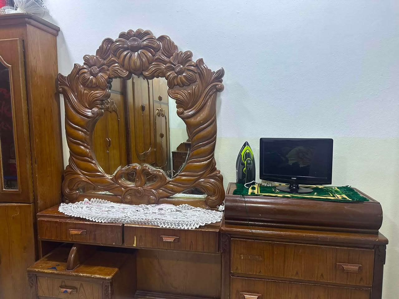 السلام عليكم
غرفة نوم للبيع 
خشب صاج عراقي 
نضيفه وبسعر مناسب 
للاستفسار والتواصل عبر الرقم ***********
