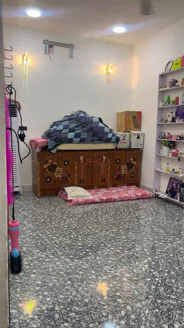 بيت للبيع ١٠٠م بناء حديث طابق واحد والثاني واصل للسقف العنوان حي الفداء خلف الواقعه السعر ٩٠ وايضا اذا اكو بيت مراوس  للاستفسار الاتصال 
***********
