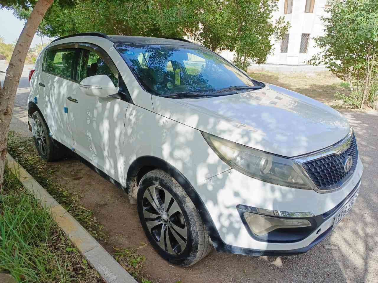 سبورتج ٢٠١١ مكينه ٢٠٠٠ بيه قطع صبغ السونار ويه الصور واحد عله واحد بنرامه كشن كهربائي. تبريد شغال السعر ١٢٠ مكانه بغداد وبيه مجال الطيبين لاتصال ***********
