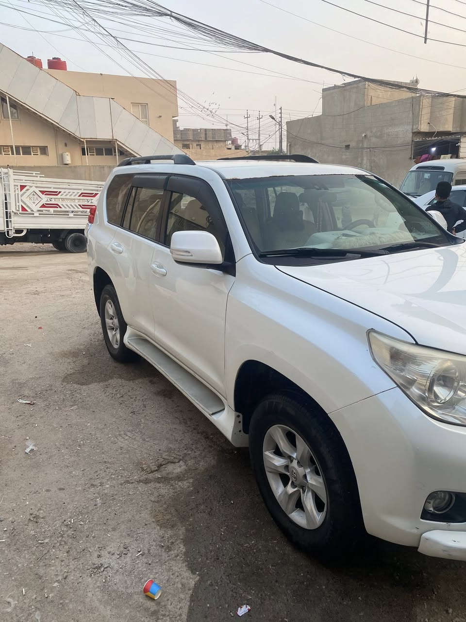 السلام عليكم سياره برادو موديل ١١مكفوله كفاله عامه أربعه سلندر سياره جديده بمعنه الكلمه السياره مال بيت العنوان بصره أبو الخصيب السياره شركه زائز الاستفسار *********** غير متواجد عل واتساب
