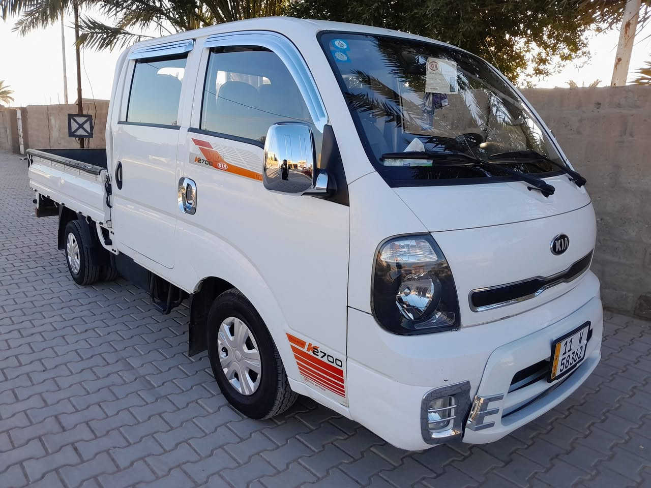 للبيع كيه عموشه دبل قماره موديل ٢٠١٥ رقم بغداد انكليزي سياره جديده بمعنى الكلمه ماشيه ١٣٠ الف حقيقي استخدام شخصي ماشايله حمل ابد كير ومحرك واكسل وتخم تاير كله جديد تبريد ثلج العنوان بغداد الطارميه الشراي يتصل الهاتف *********** #***********
