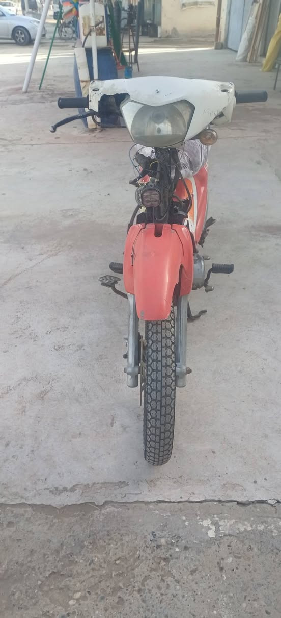 السلام عليكم  عندي دراجة للبيع  سعرها ٣٥٠وبيهة مجال  *********** مكاني ديالى بعقوبة
