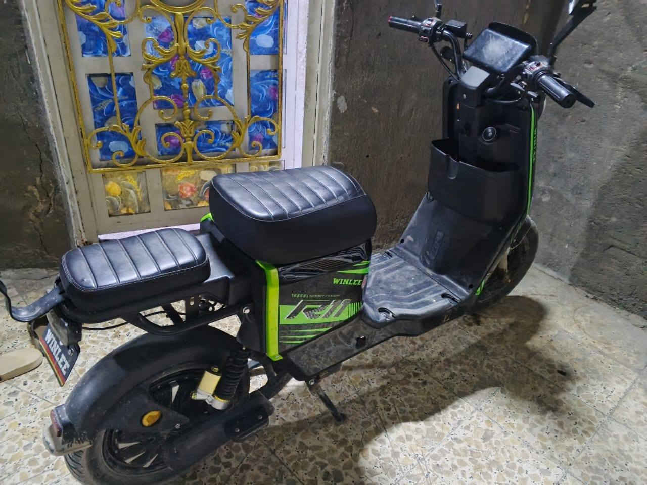 دراجه شحن R11 مستعمل استعمال شخصي موديل 2025 جديده ما مصلحه ولا داخله تصليح شحن بطاريات جدد مال شركه كفر جديد نضافه 95 السعر 450 العنوان سفوان رقم الهاتف ***********
