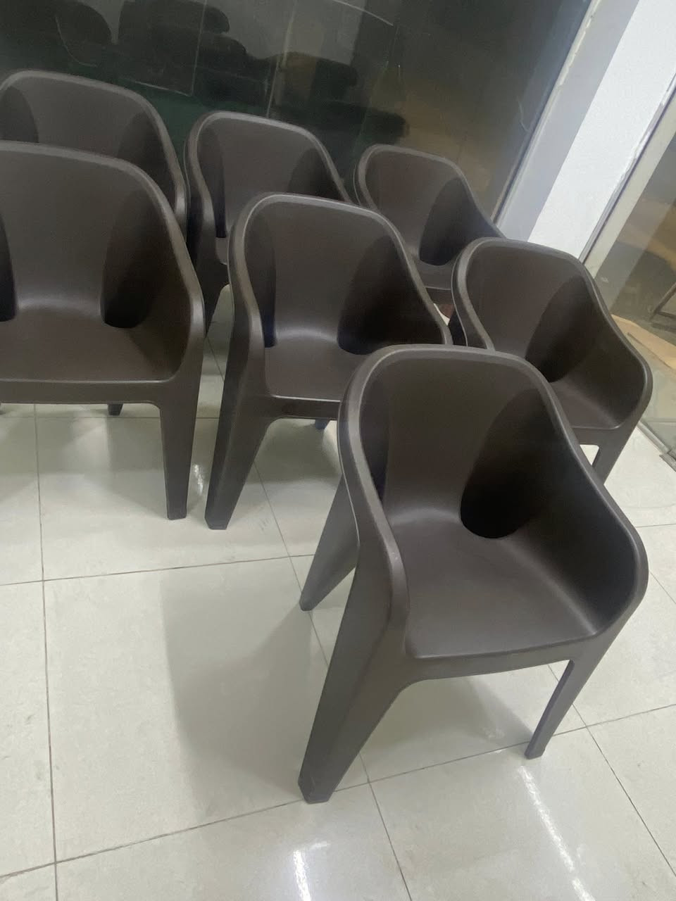 السلام عليكم كراسي قوية ومتينة للبيع  عدد 7  ***********
