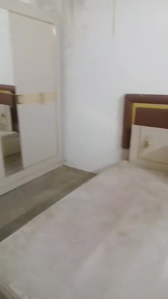 غرفة نوم ويا الدوشك سعرها ٥٥٠ وبيها مجال ***********
