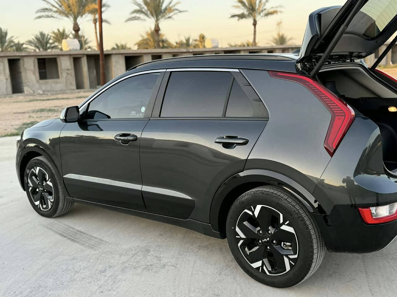 بسم الله

السلام عليكم كيا نيرو كهرباء بالكامل 

موديل 23 

ماشيه 21000 

السياره فول مواصفات ماعدا الفتحه 

حادث السياره موجود الصور بس بنيد بدون دواخل 

السياره معروفه مواصفاتها 

موجوده بغداد السياره 

السعر 155 وبيه مجال 

*********** واتساب 

***********
