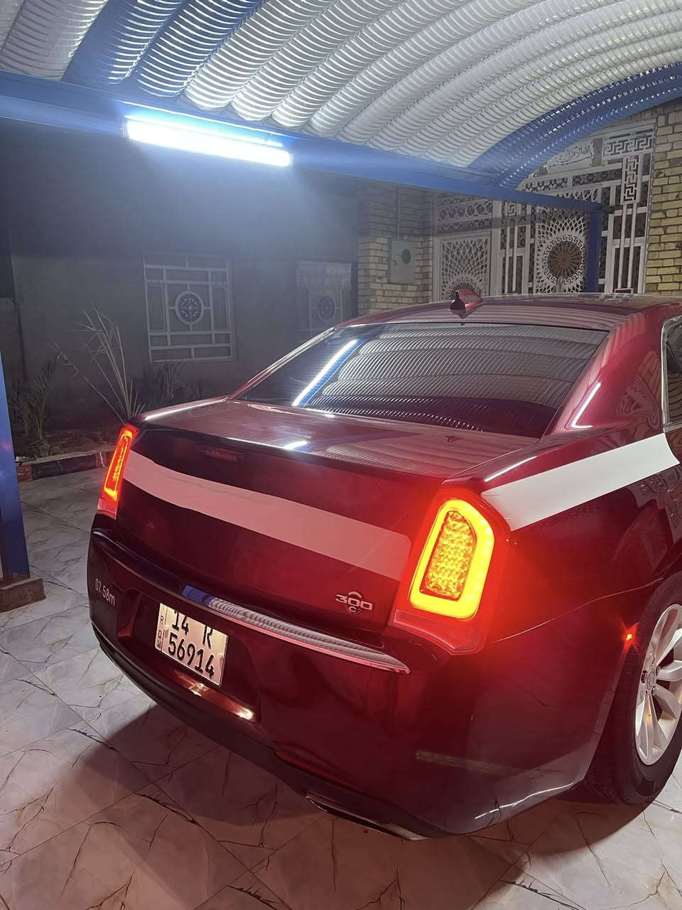 سلام عليك للبيع فقط
اوباما 300C
موديل 16/23
الحادث جاملغ وبنيد صور الحادث مرفوقه بل منشور 
الموصفات
فتحه سقف 
خزن ميموري 
كشنات كهرباء +تدفئة وتبريد 
برده خلفيه 
تحكم ستيرن كهرباء 
بجم S
ماشيه 85
رقم بصّره تحويل ثاني يوم 
هزه جديده 
سياره جديده وجاهزه الأخير 
المكان ناصريه الفهود 
الاستفسار ***********/***********
سعر 188وبيه مجال
