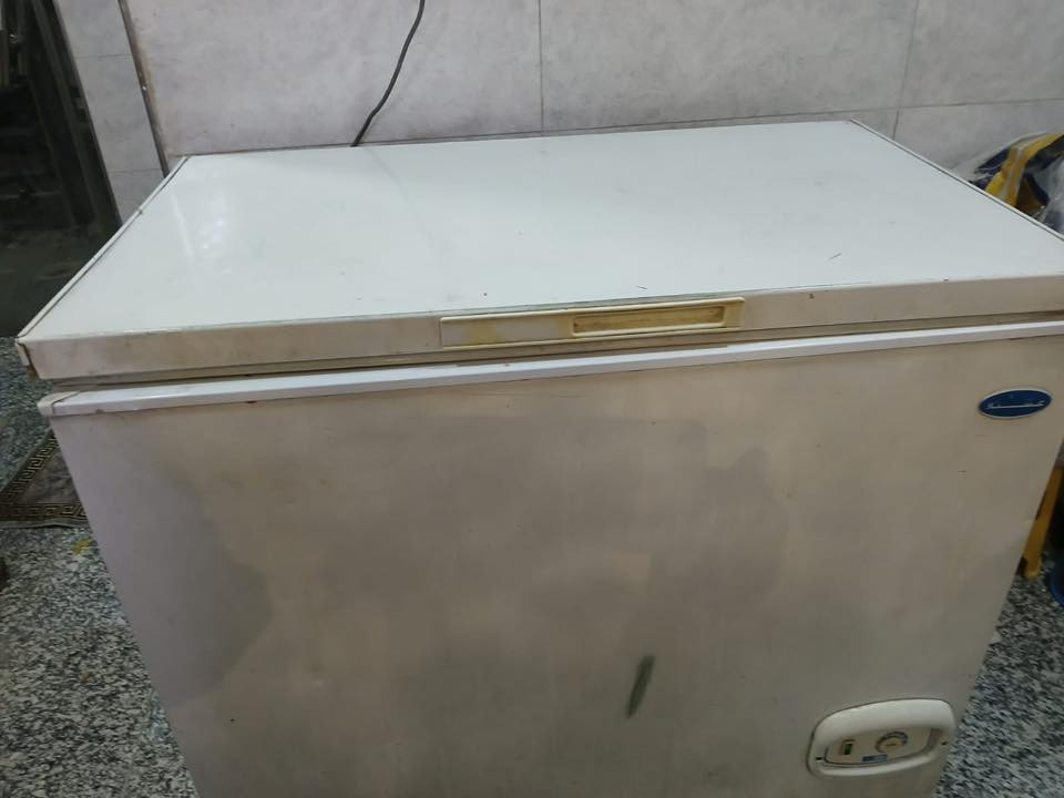 مجمده عشتار القديمه شغاله كلش زين تجمديها 
السعر 300 الف 
حي القاهره 
***********
