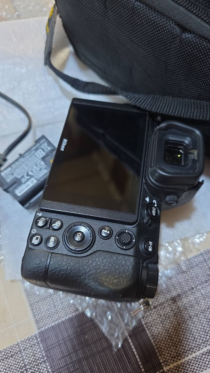 نيكون Z7II  للبيع نضيف جدا مكاني بصره شتر 29 سعر مليون و800 رقمي ***********
