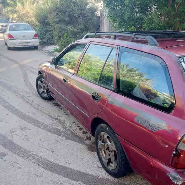 سياره لانسر كل شي بيها بلادي موديل 95سياره نضيفه بس كشر تعبان جارد لونها بسبب شمس سياره دواخل نضيفه وبلاديه سعر30ورقه وتحويل ثاني يوم***********
