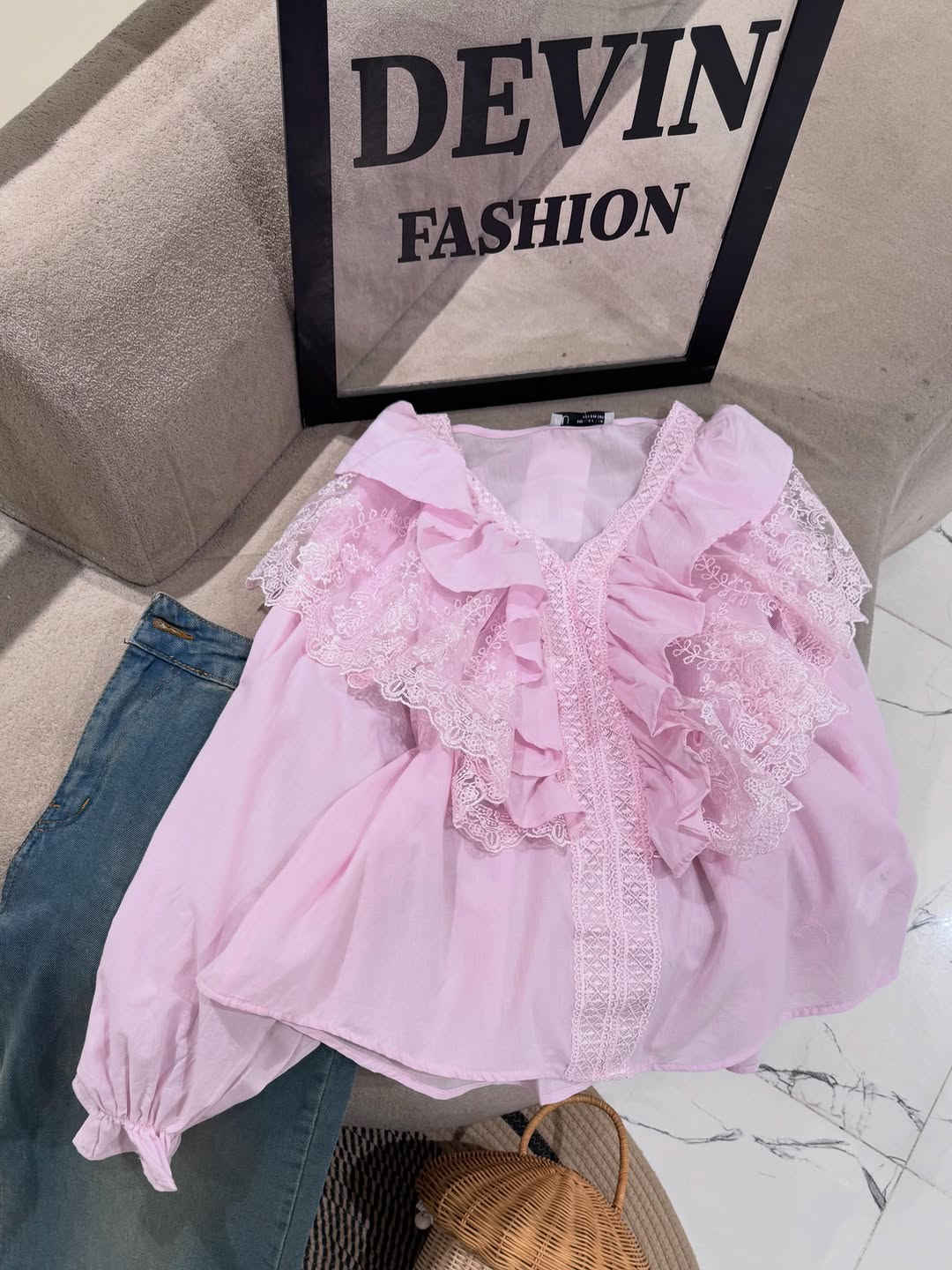 ⁨	⁨	قميص بتصميم دانتيل  كوالتي عالي 💕
 متوفر ب 4 الوان 🛍️
قياسات 36-44✨
 طول القميص 60cm✨
بنطرون كيلوت طول كامل 
قياسات 36-46
#اكسبلور_فولو #اكسبلور_explore #اكسبلورر #اكسبلور_ضيفونا #اكسبلور_العراق_السعوديه_الاردن_ايران_الكويت_طق_لايكات_كومنت_يلاا💙⁩⁩


**إذا كنت صاحب هذا الإعلان وتريد حذفه لأي سبب، رجاءا أرسل رسالة إلى الدعم الفني**
