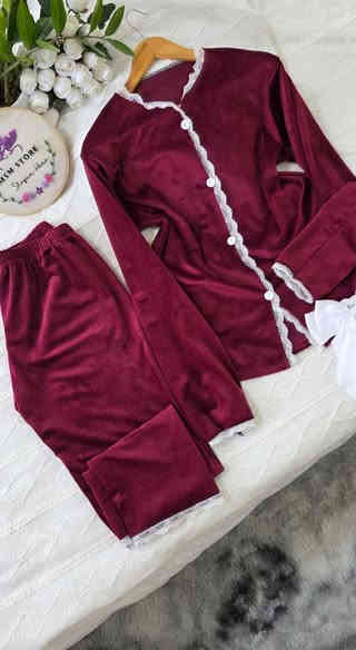 بجامه دزاين فكتوري
قديفه فري سايز لل80 
السعر 15 الف 
توصيل داخل الرئاسة الفين 
للحجز ***********
