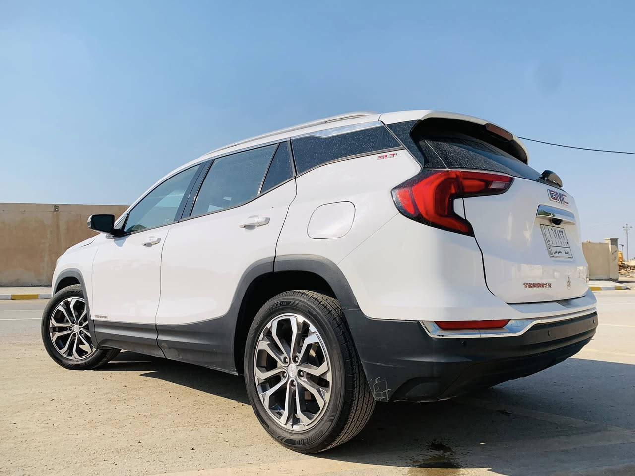 جمسي19 فول عدا الفتحه
شاشه كامره

الابواب بصمه 

محرك 1500تيربو

رقم واسط تحويل مباشر 

جيمسي تيران مواصفات sLt

*نظيفه مواصفاته حلوه  

المسافه المقطوعه 88 الف ميل 

الضرر جاملغ مبدل نفس اللون وبارد بسيط جدا جاملغ خلفي بدون دواخل وراديترات وحتى المي الباقي على وضع الشركة

*مواصفات 

*تدفئه كشنات

*كامره خلفيه

*٦ بصمات

*تبريد قطعتين

*شاشه

*تحكمات ستيرن

*ماوس تحكم

*سايد بريك كهربائي

الخ..

السعر155 وبي مجال 

عنواني واسط الكوت 

***********

***********
