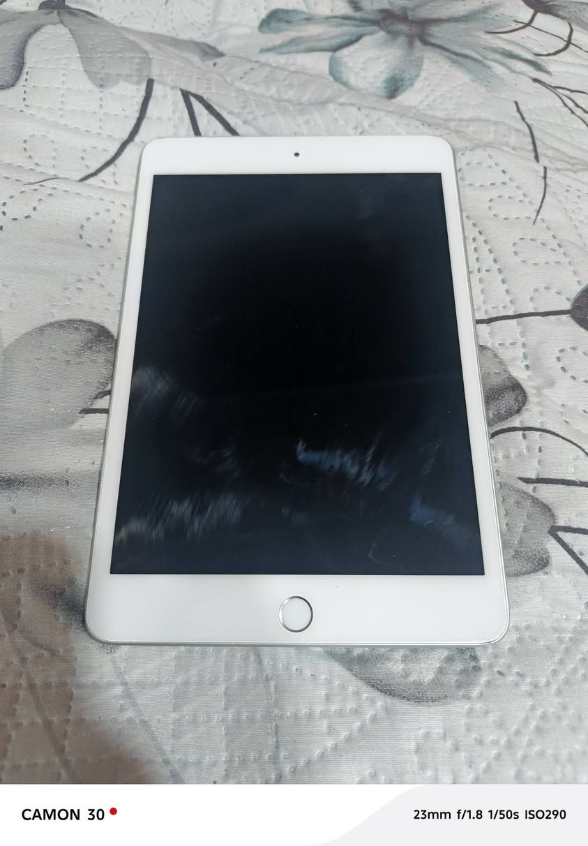 ((للبيع او مراوس بذاكرة اعله))
ايباد مني فايف 
نضافه 80/100
نسبة بطاريته 80/100حقيقي
مع كابل شحن اصلي وراس شحن اندر ويد اصلي
السعر((250)) الف
العنوان بصره قبله شارع السوق الكبير
***********
***********
