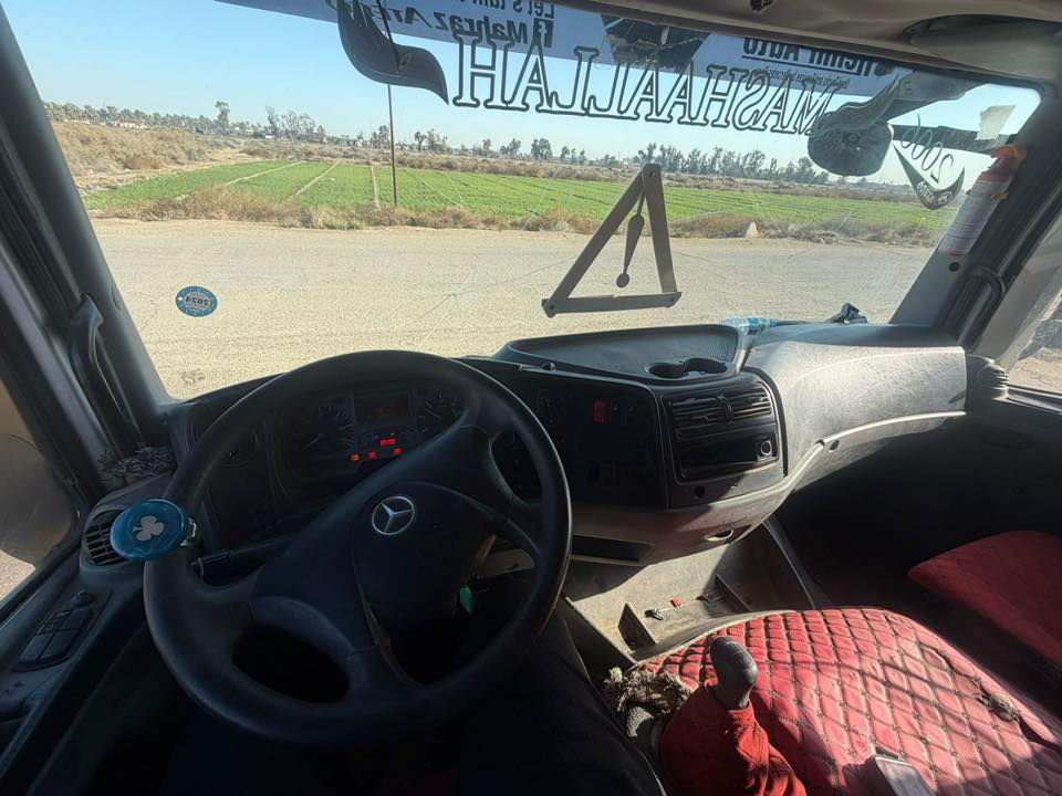 السلام عليكم اتيكو للبيع السيآره موديل ٢٠٠٦  السياره يتنكر بل السنويه ارقم جديده الاتصال  ع الرقم *********** 
السيآره حلوه خير من الله ٦ سلندر ٨ برغي  مكانه بغداد
