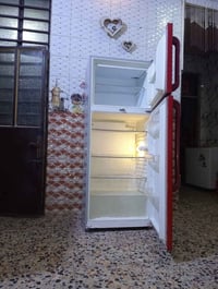 ثلاجه • 20قدم • نضيفه