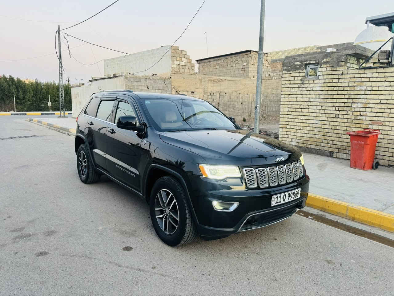 السلام عليكم جيب 2018
وارد امريكي جاملغ وبنيد بدون دواخل شرط السونار 

ماشية 60السيارة جديدة جديدة بمعنه الكلمه داخل عسلي كشنين كهرباء جلد كامره دوارة شاشة كار بلي فور ويل تشغيل عن بعد اطفاء ذاتي بعد بيها اهواي موصفات السعر 190وبيها مجال العنوان العزيزية واسط ***********بيع او مراوس حسب القناعه
