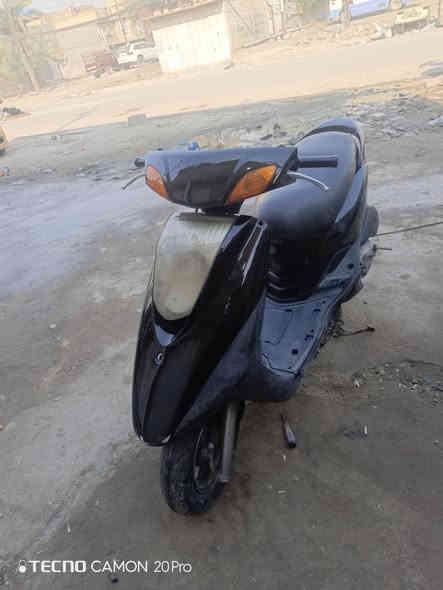 ابريز للبيع مكينه تخبل بيها نقص جامه دشبول فقط
نكره سلف وهندر 
مكاني الشعب 
السعر ٤٠٠ قفل 
***********
