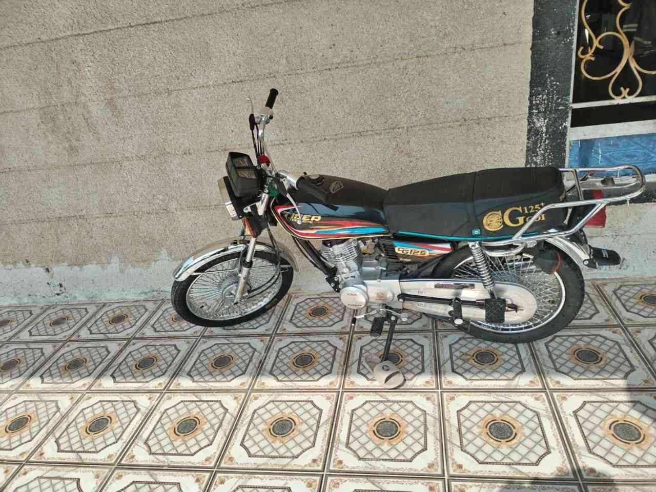 دراجه للبيع موديل 22 نظيفه المكان حله سد الهنديه المهناويه وبيها مجال وهذا رقمي0772 909 3536
