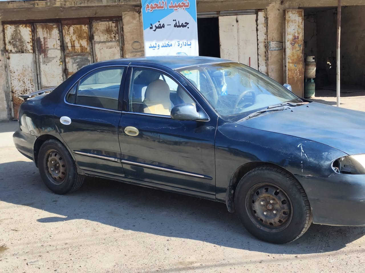 ا
النترا للبيع موديل 2000 السياره مابيه صبغ بيه ظربه بالجاملغ الخلفي  السيارة بسمي  رايده 38  وبيه مجال 
*********** اليوسفيه مكاني
