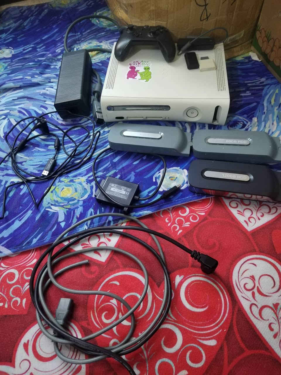 اكس بوكس360 كامل ملحقاته وياه خمس هاردات مليان العاب مع جايستك واحد شحن وياه اوربي اصلي ب100الف دينار على اول تم


**إذا كنت صاحب هذا الإعلان وتريد حذفه لأي سبب، رجاءا أرسل رسالة إلى الدعم الفني**