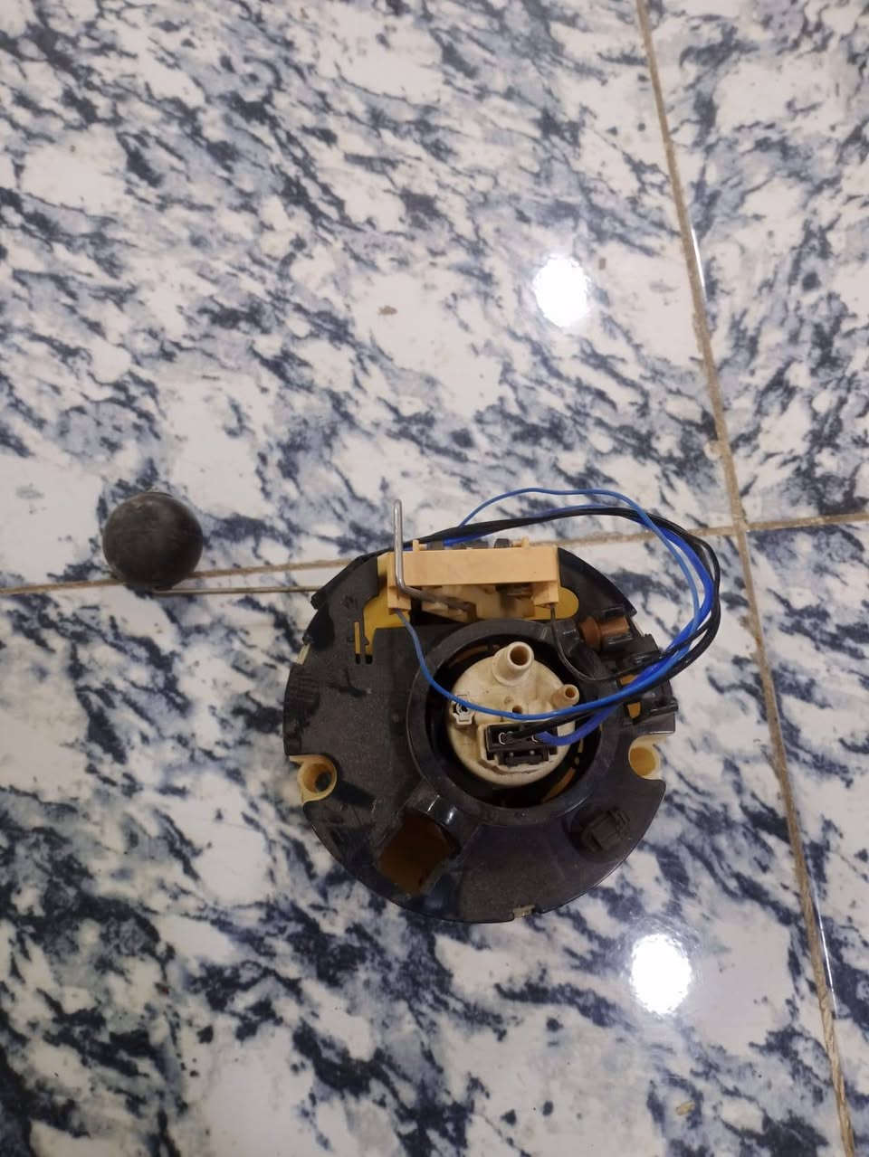 سلام عليكم جعب عبوة فيتبم اصلي مريكي سعر25 يوجد توصيل كافت العراق رقم ***********
