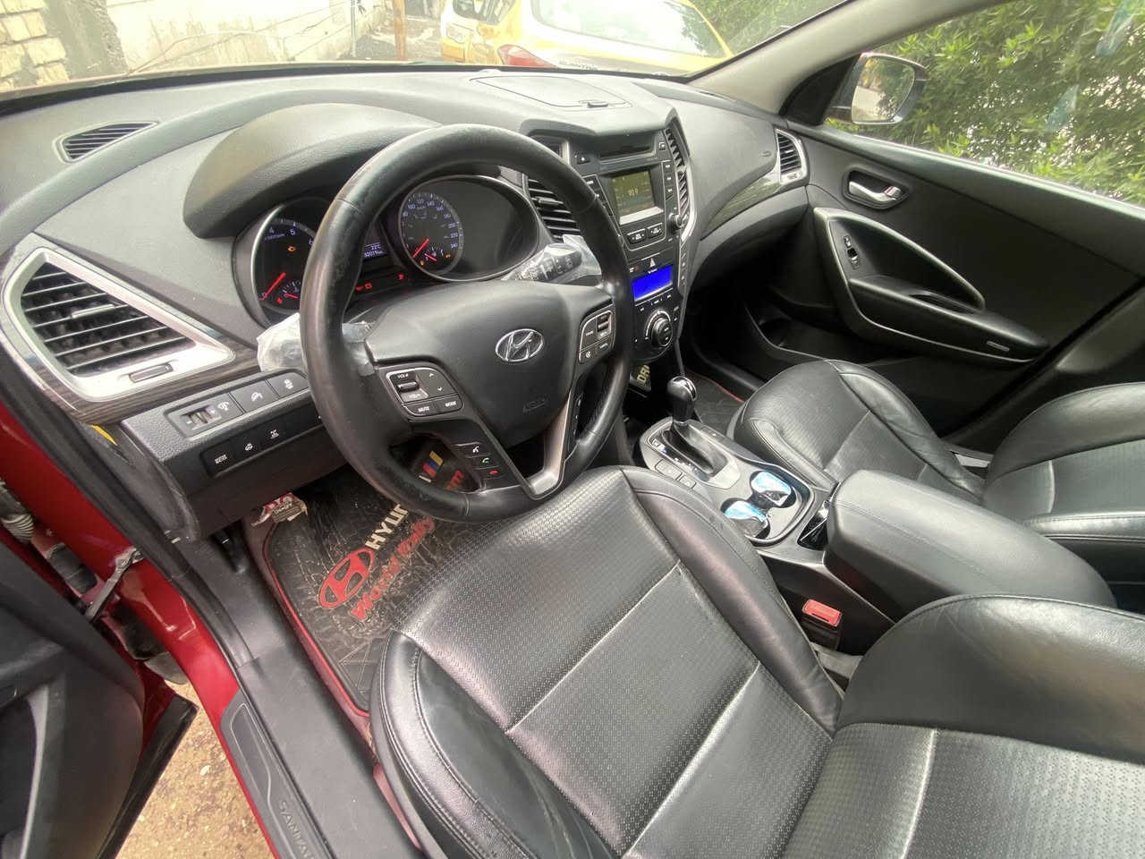 سنتافيا 2014موصفات فول
مكينه 2400
صبغ بل بنيد بدون دواخل 
السعر 140
***********
