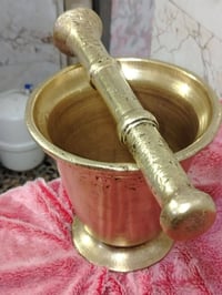 هاون قديم • وزن ثقيل • ارتفاع ١٨