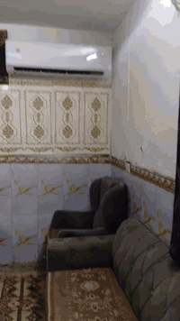 نص قطعة امامية عكادة طابقين قطاع 49 قريبة من خدمي الاورفلي 3 غرف نوم استقبال مطبخ حمام عالية علة الشارع بايتين ارتفاع الغرف كلهن 3م السعر 90 موبايل ***********
