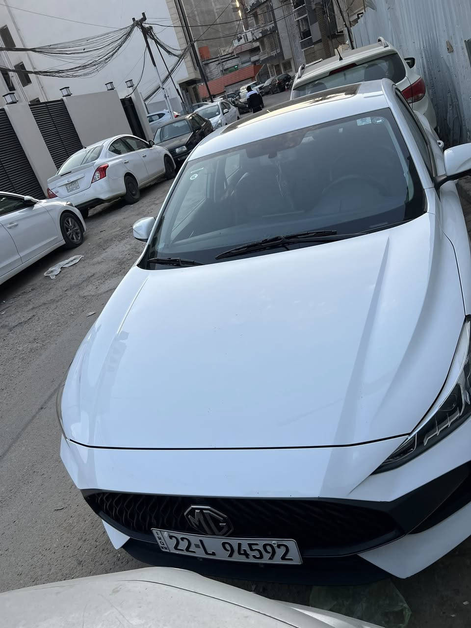 السلام عليكم اخواني للبيع ام جي. شكل ال GT.   موديل 2024 رقم اربيل وبأسمي مكينه 1500 بدون تيربو السياره فول الفول. سلايد بجم زنون داخل جلد شاشه كار بلي  داخل لونين اسود واحمر اشاير مري فول الفول ماشيه 33 الف   بيه بدايه جاملغ الامامي جهه السايق بارد بسيط اثر طخه. وبيه بالبنيد اثر طلقه وملصحه. وباب سياق شخط وموضح بصور كل تفاصيله السعر 112 وبيه مجال لشراي   مكان سياره بغداد المنصور تقاطع الرواد 
للاتصال ***********
