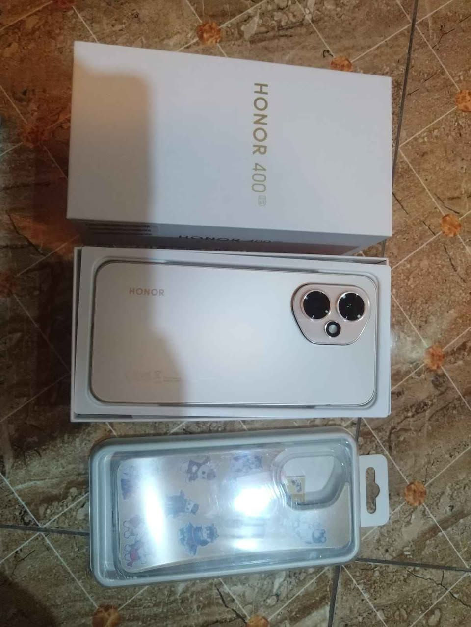 هونر ٤٠٠ 5G ✅
نظافه فول 
لون گولد ذهبي
الگفر بعد ممفتوح 
نظيف غراضه بعده طك الكارتون 
كامل ملحقاته ☑️
ذاكره ٥١٢ نص تيرا 🔥
بطاريه ٦٠٠٠ 🔋
مكفول كفاله عامه شخط مابي 
على الفحص تاخذه
السعر ٤٥٠ وبي حك الجيه 
مكاني أربيل
*********** أربيل, العراق
