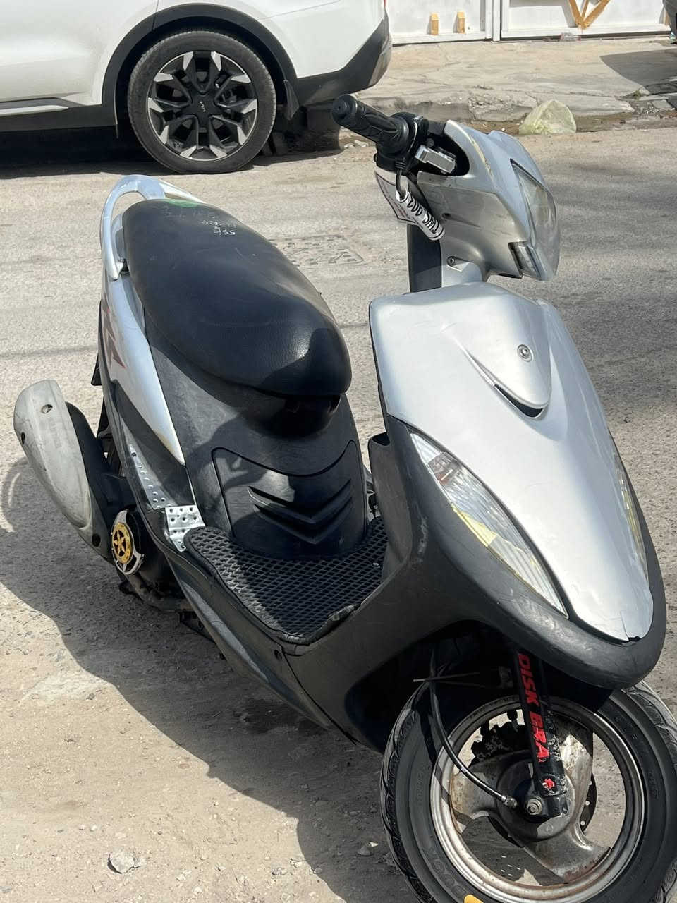 سلام عليكم دراجه ماكس عدله مكفوله كفاله عامه مصارلي هواي من نزلته من الرمبه للبيع مكاني بغداد الرقم ***********
