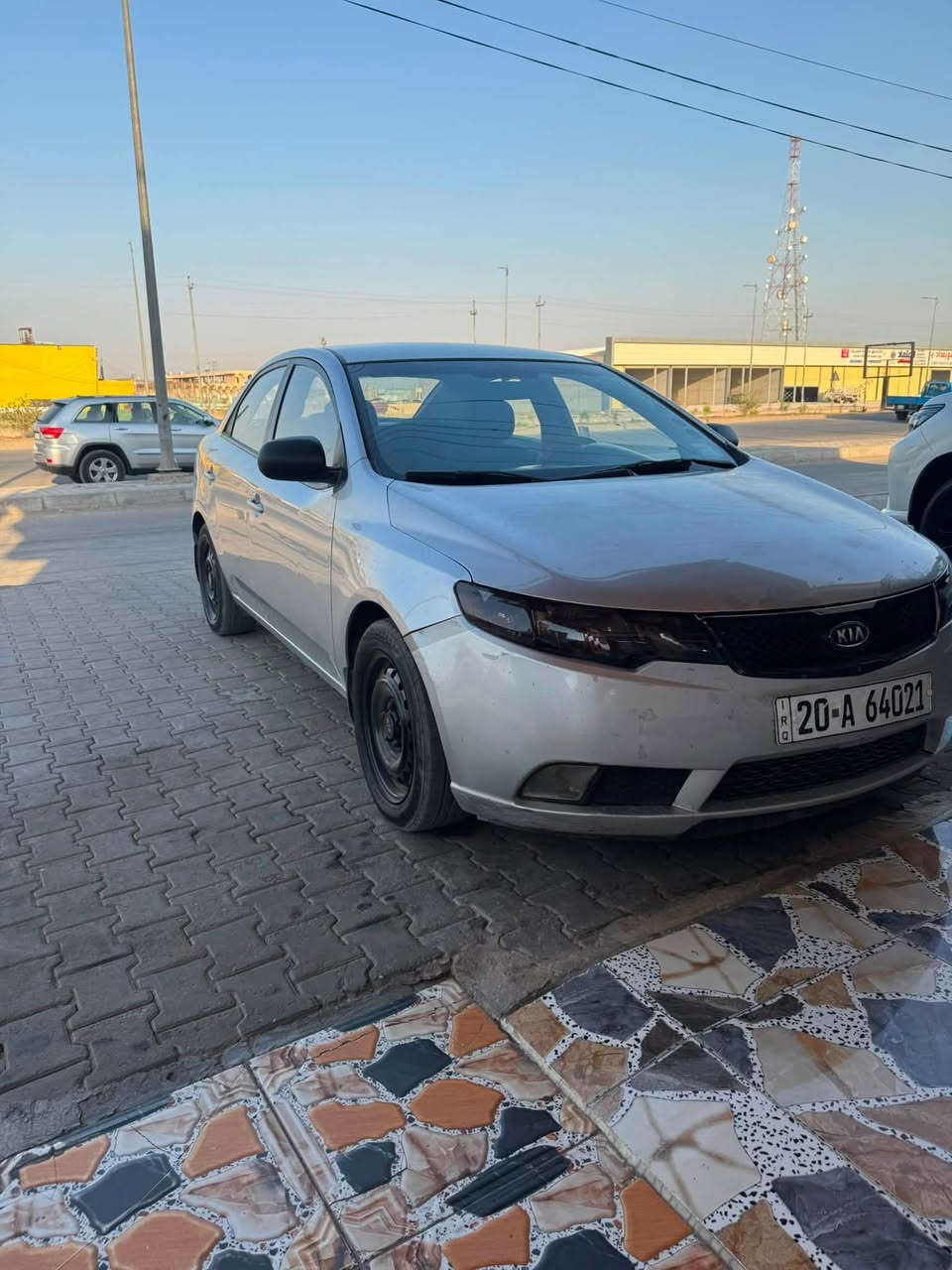(للبيع  فقط )
مستعجل ع البيع  
#السعر 82 
للأستفسار *********** 
سيراتو موديل 2012 خليجي  جاهزه للأخير تبريد ثلج تخم تاير صدر امامي خلفي جديد  
بيهه صبغ بنيد وجامرلغات خلفيه بدون دواخل ابيعلك حززززام 

مكان السيارة ديالى بعقوبة
