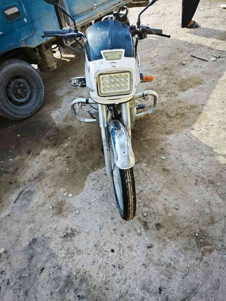 #للبيع

جني كله موديل 2017 محرك 200 كهربائيات كلها شغاله نكره سلف نضافه مثل ماواضح بصوره السعر 350 وبي مجال الشراي يجي خاص او يتصل ***********
