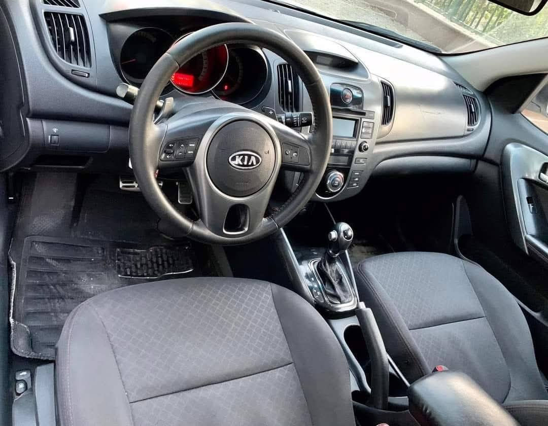 سيراتو بغداد 2012
مكفوله من كل شي 
كير محرك صبغ حته دعاميات بشرط
شفتات كير بالستيرن
مري شفط
سلايت
حساس خلفي
دشبول ليزري
يدات نيكل
تبريد بيانو 
السياره فول عدا البصمه والجلد
تحويل وكاله حاضر السياره ببغداد 

السعر : 95
للاتصال : ***********
