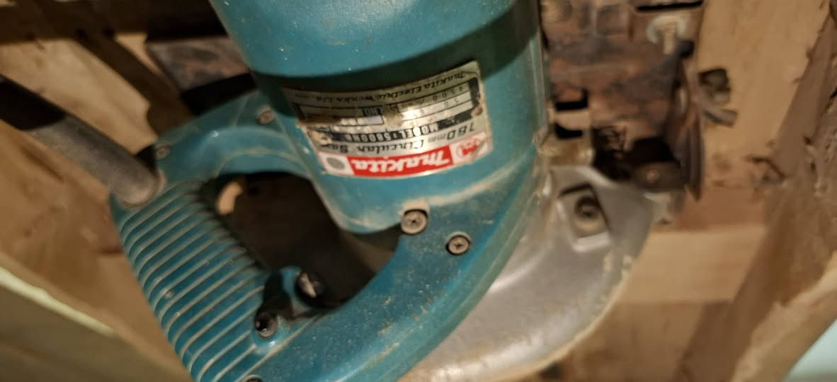 منشار صينية ماكيتا ياباني اصلي شركة هو والميز مالته خشب جاهز للشغل والتشريح السعر ٢٠٠ الف دينار العنوان الحلة شارع ٨٠ طريق العلوية شريفة موبايل ***********
