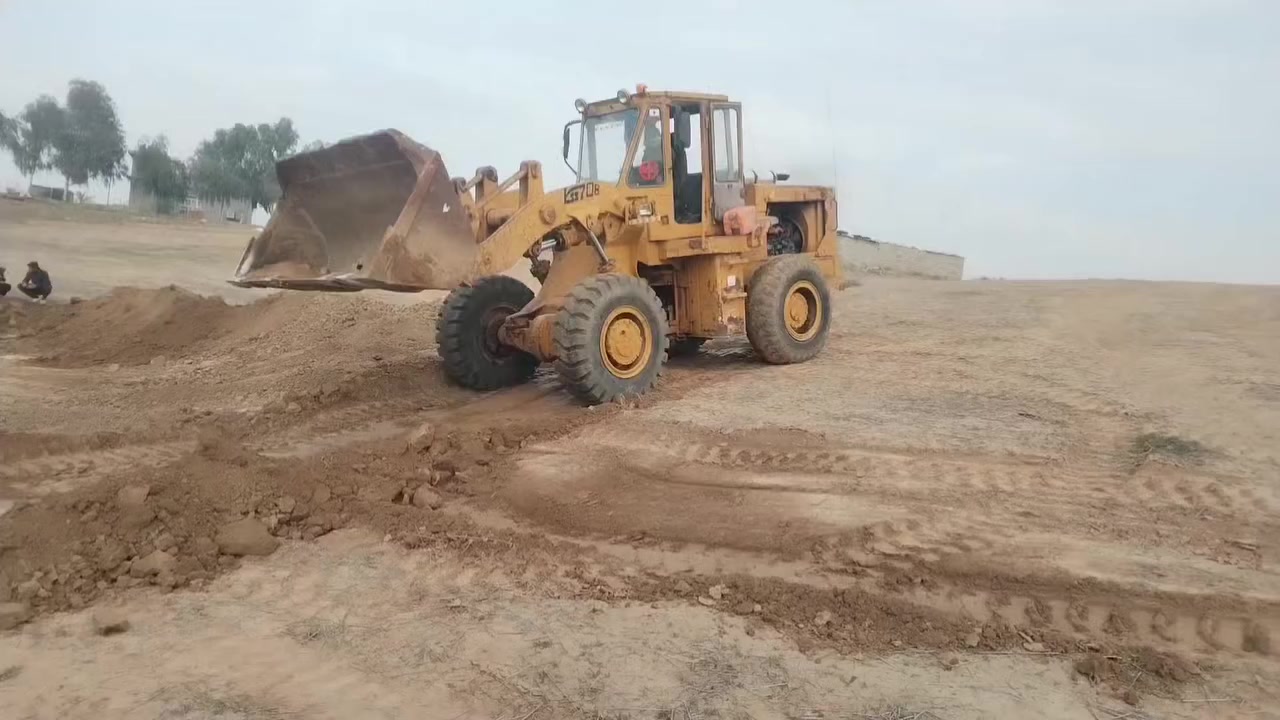 سلام عليكم شفر 70بي مديل 1986 رقم صلاح الدين رقم سنويه  خلصان بدون ضباره صحبو موجود كير محرك اكسن كلو شرط سعرو 155بي مجال مكاني سهل نينوى بعشيقه رقم مبايل *********** وتساب موجود
