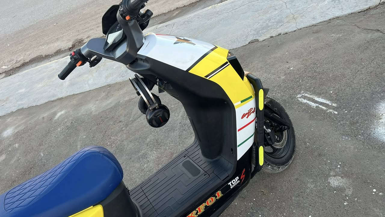 وحش العربي😈
لون مميز 

أذا مو شلعه درجه مالتي يمشي 40كيلو متر حقيقي 

بطاريه 6تفحصها تاخدها شرط كلها شغال من كهربائيات 

نضافه كدام عين احل من صور بعد 

برغي ماملعوب بي وضع شركه 

سعر 700بي مجال شراي خبرني او خاص 

*********** واتساب موجود ❤️
