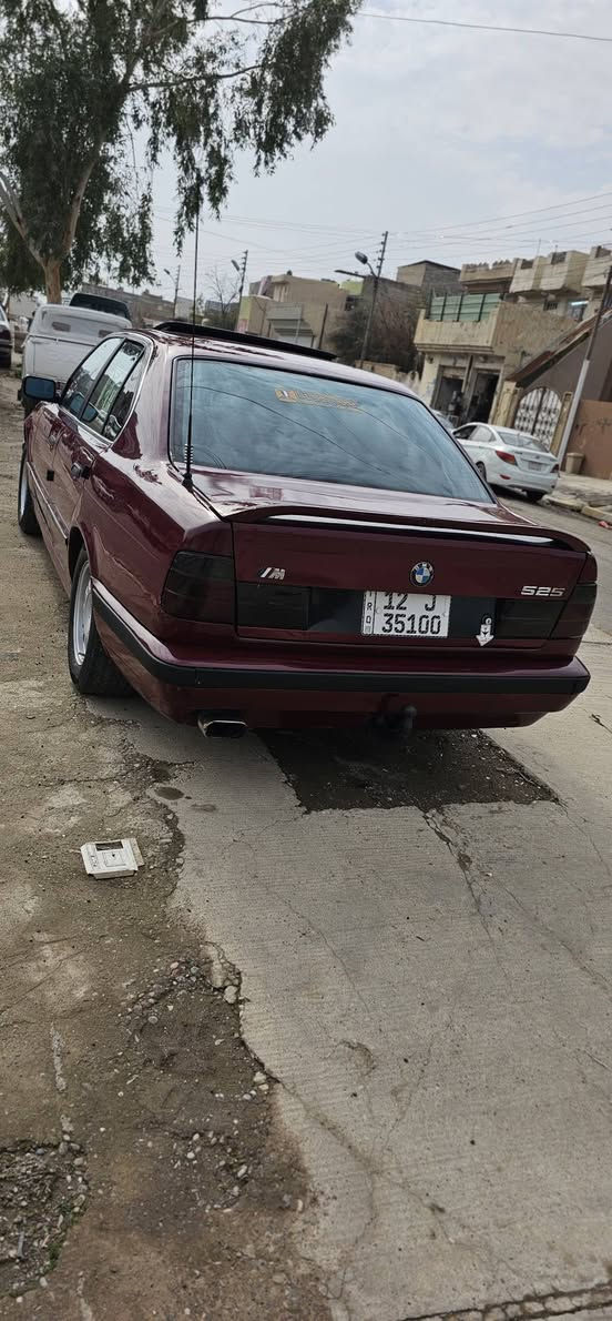 السلام عليكم
بي ام للبيع حجم 520
مكينه 20 فل 
كير اوتو 
وايرمنيه كلها شغاله قفل مركزي 
سياره جاهزه خارج وداخل 
ميعوزه اي شي 
فتحه سقف 
جامات كهرب 
رقم دولي بسمي شرط الوكاله والتحويل 
كابون بانزين بيها 
طخم تايرات جدد 
طخمها جديد 
عنوان موصل الأيسر 
#السعر50 وبيها مجال 
***********
