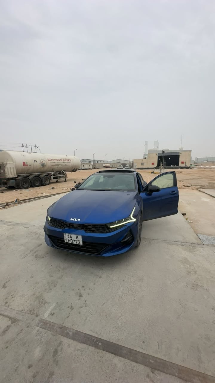 السلام عليكم 
للبيع K5 مديل 2022
فول  مواصفات جي تي لاين 
محاجة اذكر المواصفات معروفة
حادث السياره جاملغ وبنيد                               
ماشية 45 ميل  السياره رقم بصره بسمي 
السعر المطلوب 175  وبيها مجال
مكان السياره البصرة الزبير 
للاستفسار: ***********
