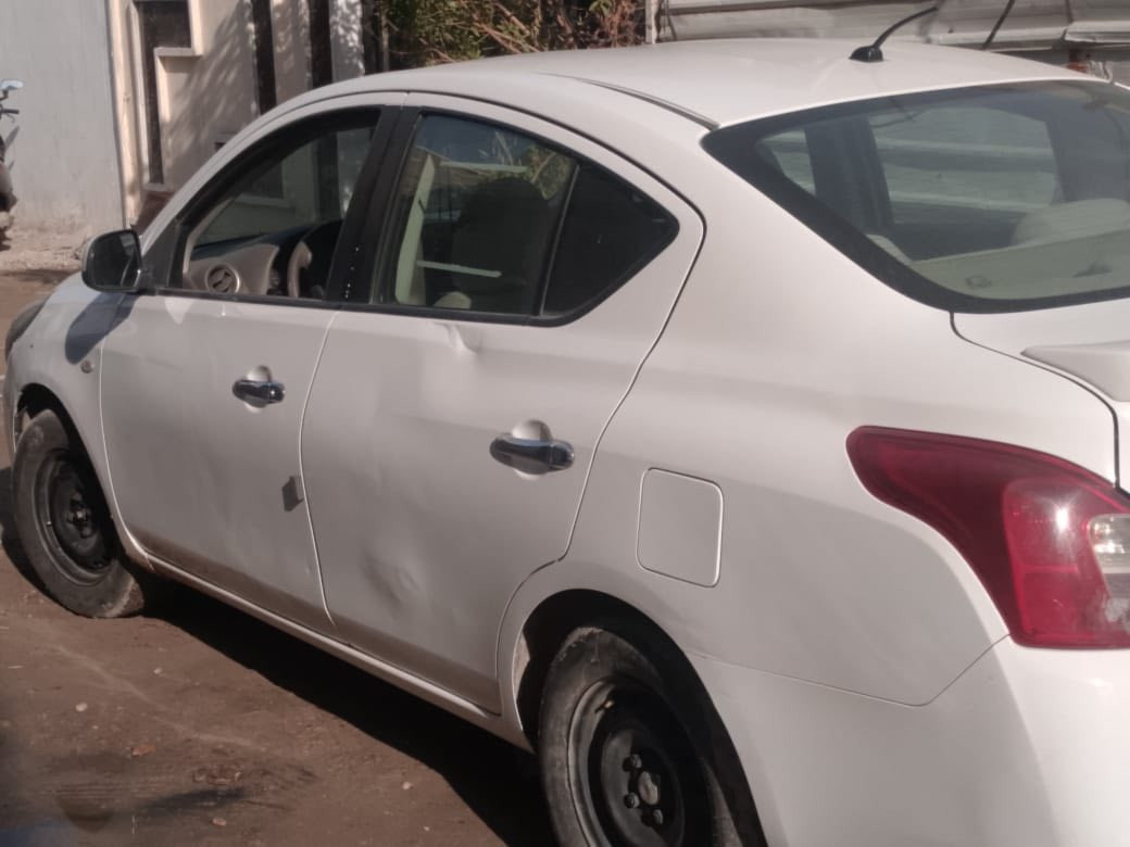 السلام عليكم 
نيسان صني هندي موديل 2019رقم بغداد أنكليزي باسمي بيها جاملغ وباب جهه الصدر صبغ بدون ضربه بدون معجون اثر شخط وانصبغن وبيها بارد بالجاملغ الأمامي جهه السايق والباقي كفاله عامه مكينه وكير صدر امامي خلفي جديد تخم تاير تبريد تتدفئه شغالات كهربائياتها شغاله السعر 110وبيها مجال حك الجيه عنوان بغداد اليوسفية الاستفتار على الرقم بي واتساب ***********
