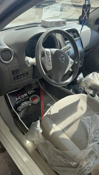 نيسان سني 2024 للبيع   مكفوله من كلشي الموصفات  1-شاشه  2-تحكم ستيرين ...