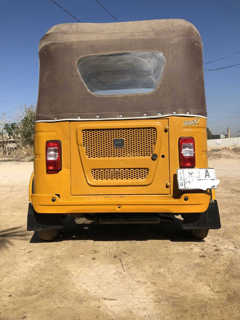 سلام عليكم تكتك موديل 21 مرقمة بأسمي لوحات انكليزي محرك عل سحك صار اسبوع من جفتة ترايهة مال زيرو
7250 قفل  بعقوبة / الرازي ***********
