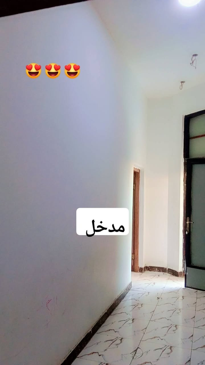 سلام عليكم دار البيع مساحته 200م مكان ناصريه السكان صناعي قرب مجمع سيد الشهداء تفاصيل  ع خاص ***********

